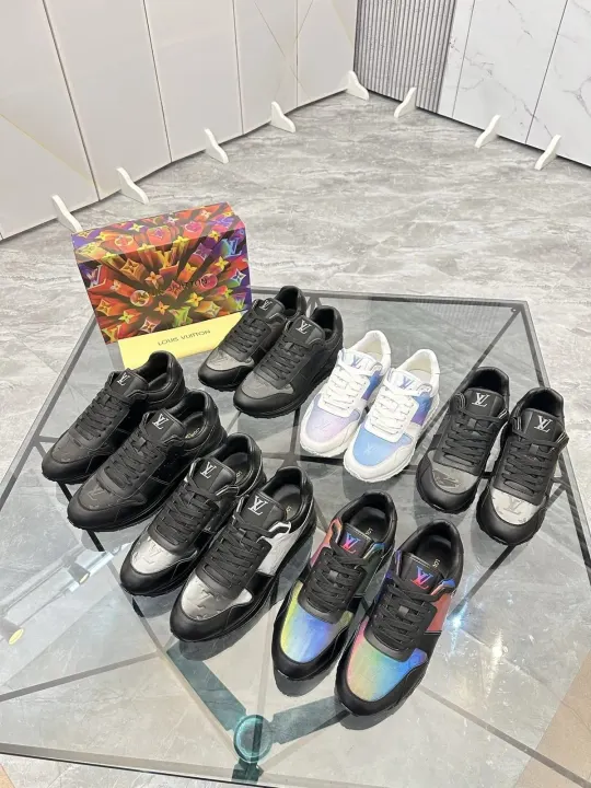 Zwarte leren sneakers met monogram van Louis Vuitton