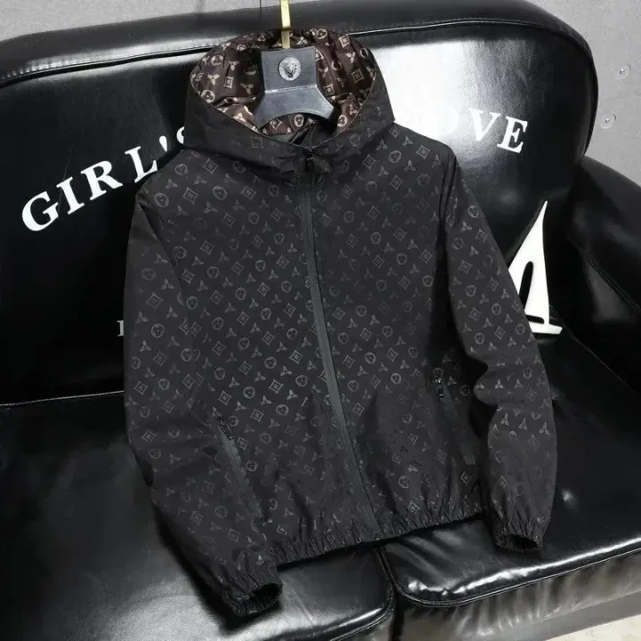 Wendbare Kapuzen-Windjacke mit Monogramm von Louis Vuitton