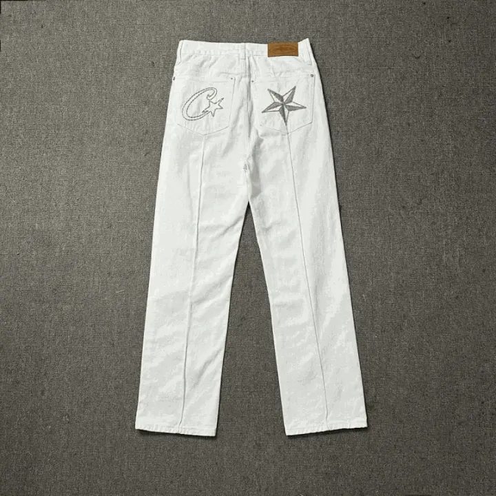 Weiße Corteiz-Jeans mit Sternstickerei
