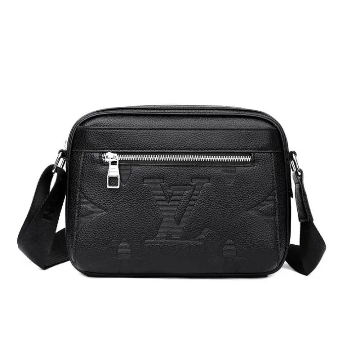 Schwarze Louis Vuitton Crossbody-Tasche mit geprägtem Monogramm