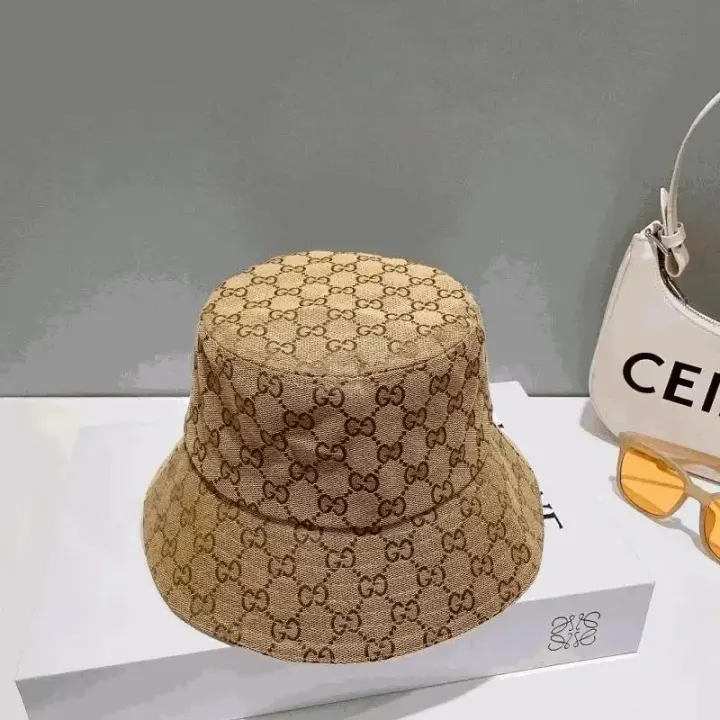 Gucci GG Monogram baseballpet in beige en zwart
