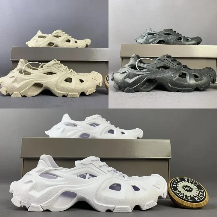 Balenciaga Track Mule slippers in wit, beige en zwart
