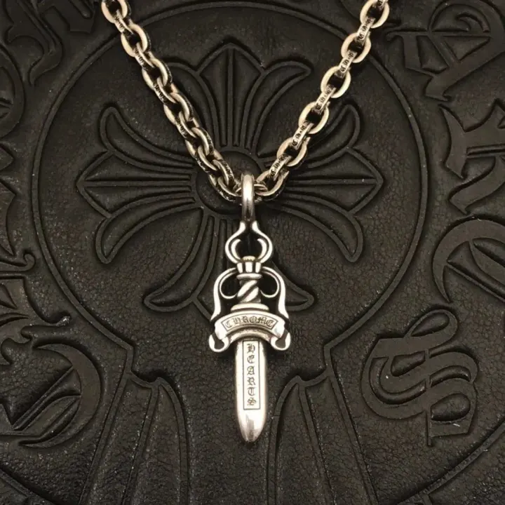 Naszyjnik Chrome Hearts z zawieszką w kształcie srebrnego sztyletu
