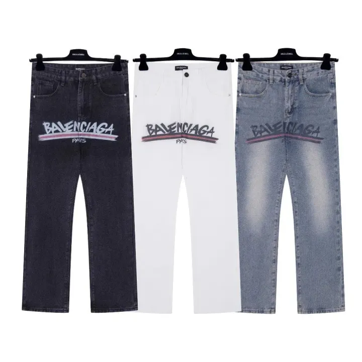 Balenciaga Jeans aus Denim mit Graffiti-Logo in Schwarz, Weiß und Blau