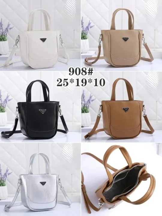 Prada Schultertasche mit dreieckiger Logo-Plakette in mehreren Farben