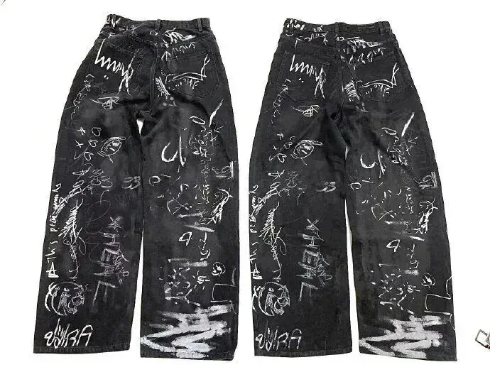 Balenciaga Schwarze Baggy-Jeans mit Graffiti-Print