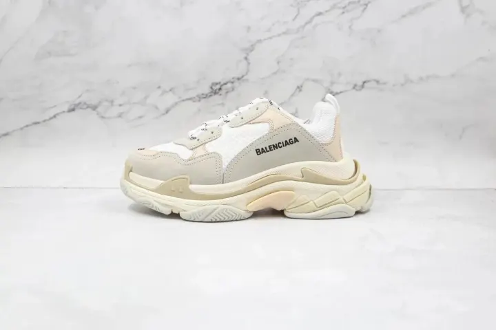 Beige en witte sportsneakers van Balenciaga