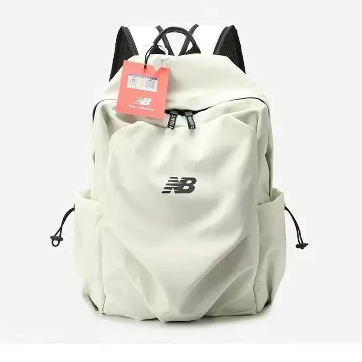 Casual rugzak van New Balance in crème met zwart kattenoor-detail