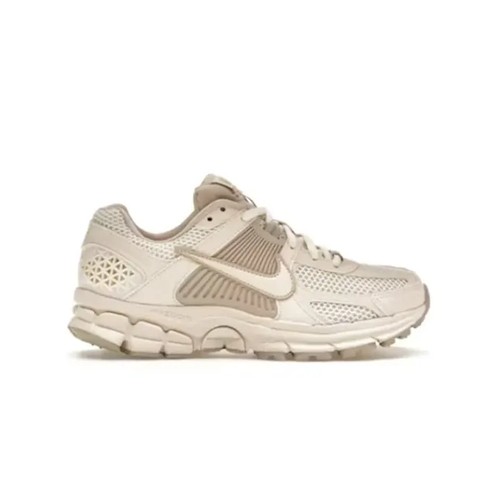 Nike Zoom Vomero 5 Running Shoes in Sail & Light Orewood Brown