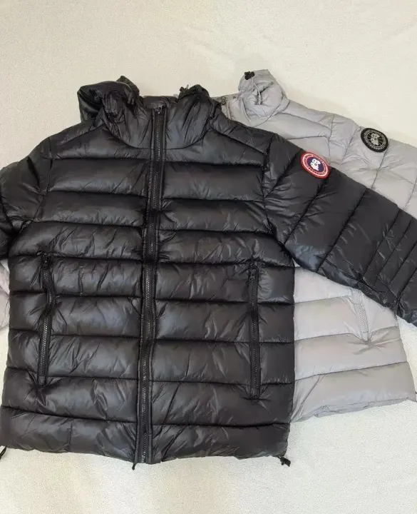 Czarna kurtka puchowa z kapturem Canada Goose