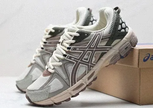ASICS Vintage Grey Running Shoes with Retro Mesh Panels