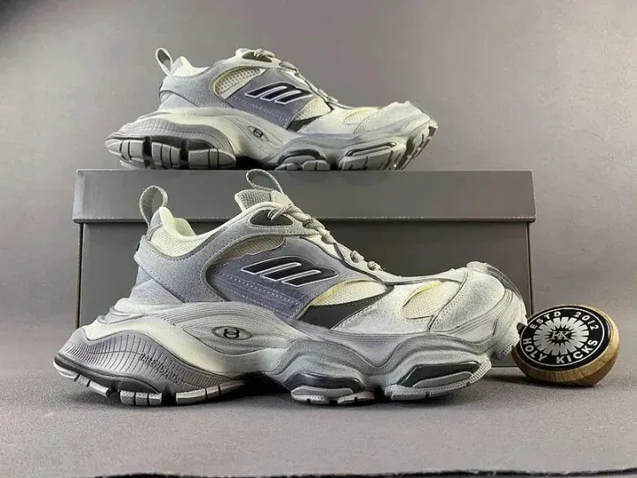Grijze Balenciaga chunky sneakers van mesh en suède