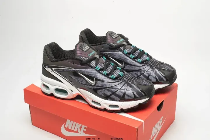 Nike Graphic Air-Cushion Sneakers in Black Purple