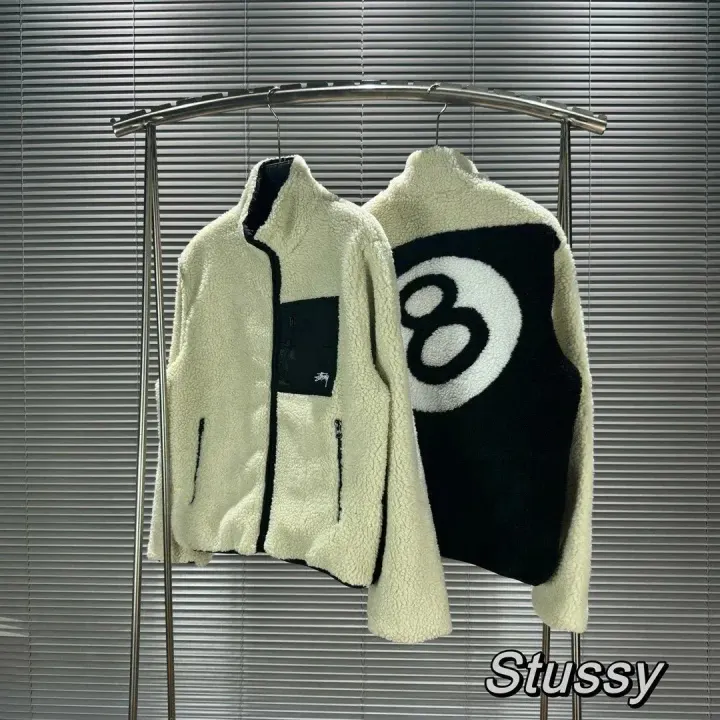 Stüssy Reversible Sherpa Fleece Jacket in Cream and Black