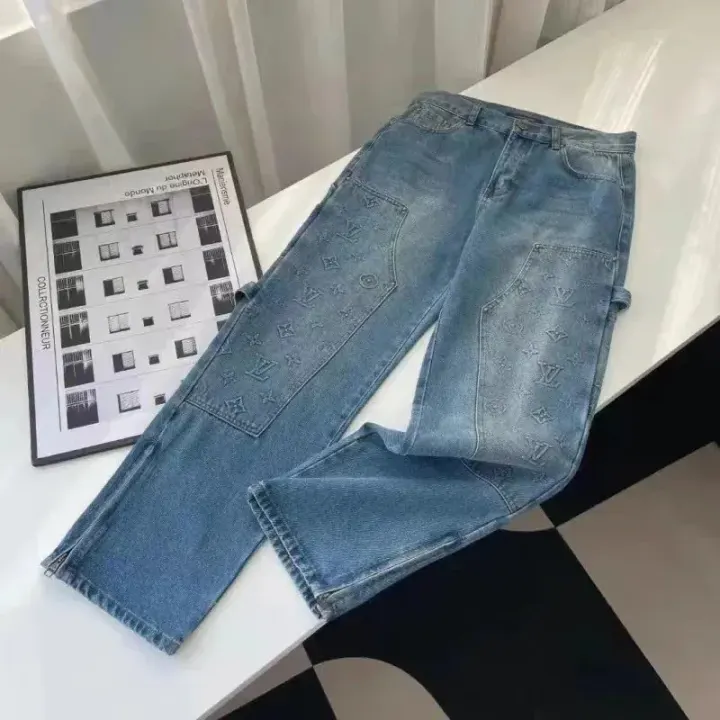 Shorts de denim azul con monograma de Louis Vuitton