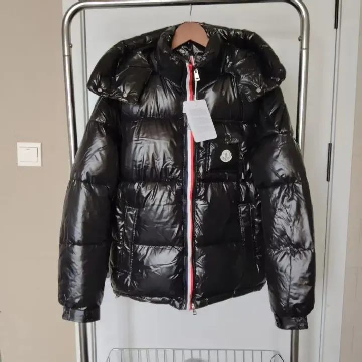 Chaqueta puffer negra brillante con capucha Moncler