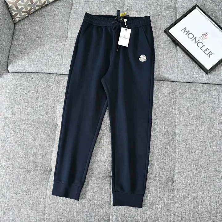 Moncler Casual Clothing Collection — Kolekcja odzieży w wielu stylach