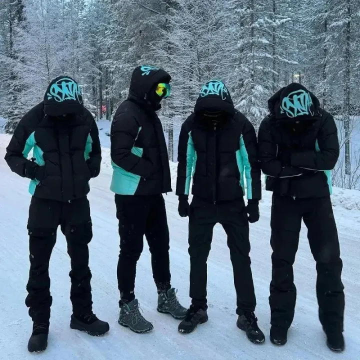 Synaworld schwarze und türkisfarbene Daunenjacke mit Kapuze