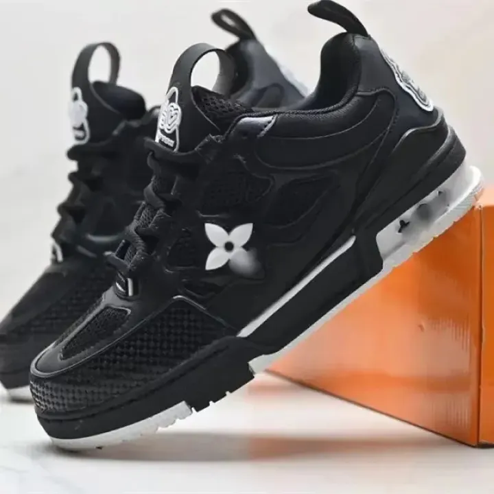 Schwarze Mesh-Sneaker von Louis Vuitton