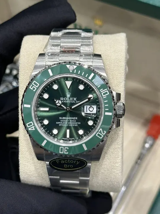 Rolex Submariner Green Dial Watch, 40mm
