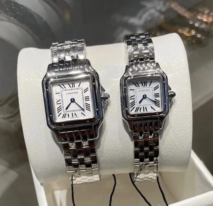 Cartier horloge met vierkante wijzerplaat en Romeinse cijfers