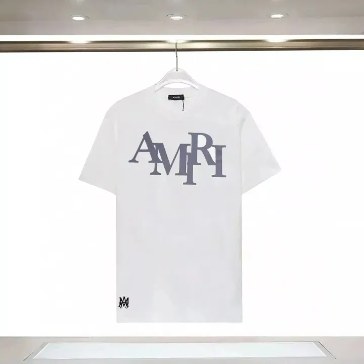 Weißes AMIRI T-Shirt mit großem Logo auf der Vorderseite